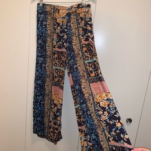 Floral flowy pants!